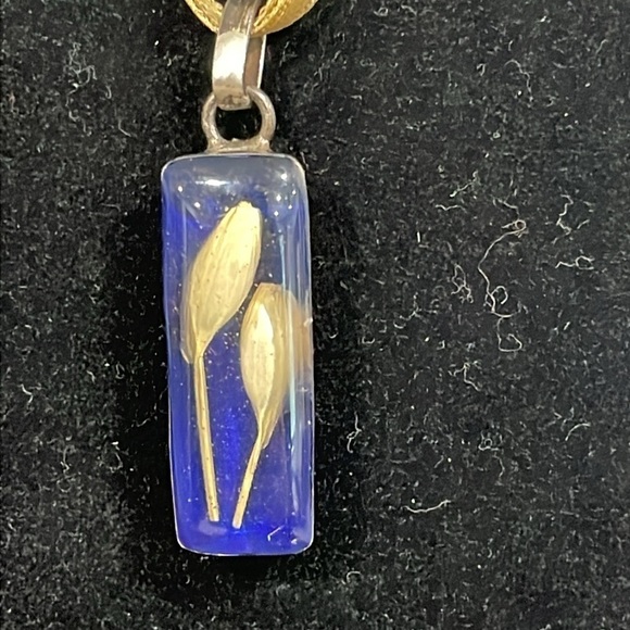 Budding flower silver 925 pendant on ribbon necklace - Picture 2 of 5